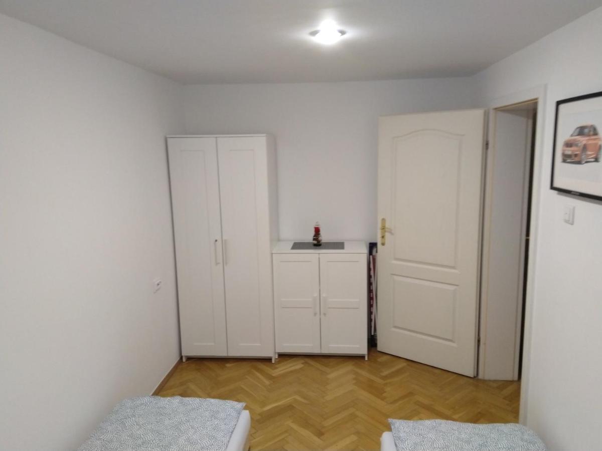 Appartamento Apartament Zielona Wierzba Blisko Sky Tower Breslavia Esterno foto